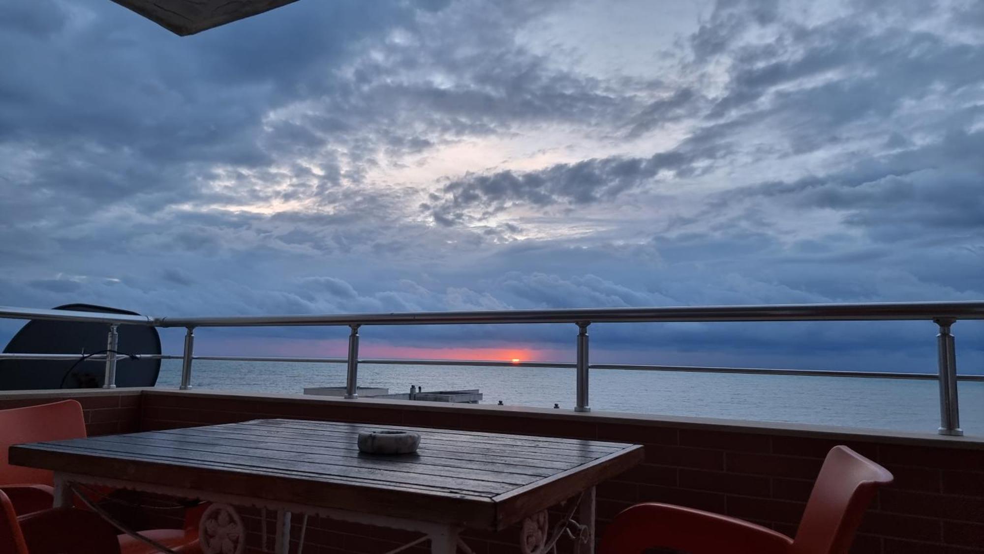 Sunset Seaview Apartment Durrës Zewnętrze zdjęcie